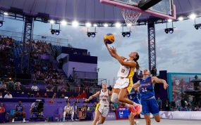 La jugadora española de baloncesto 3x3 Juana Camilion en París 2024.