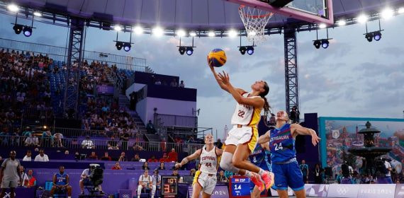 La jugadora española de baloncesto 3x3 Juana Camilion en París 2024.