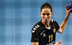 Hay una gran variedad de pases en el balonmano. Ejecutarlos con precisión es clave para una buena estrategia de juego.