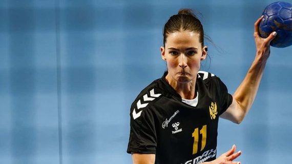 Hay una gran variedad de pases en el balonmano. Ejecutarlos con precisión es clave para una buena estrategia de juego.