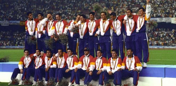 El equipo masculino de fútbol medallista de oro en Barcelona 1992.
