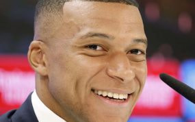 Mbappé en rueda de prensa.