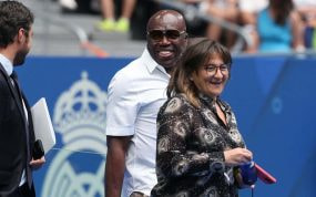 Fayza Lamari, junto a su marido, en la presentación de Mbappé con el Real Madrid.