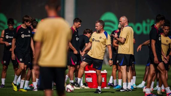 Flick tendrá que buscar soluciones para confeccionar el centro del campo en el debut liguero.