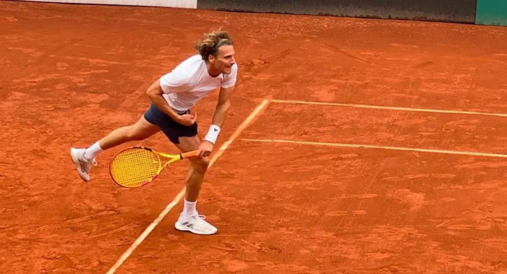 Diego Forlán, en un torneo de veteranos en Perú.