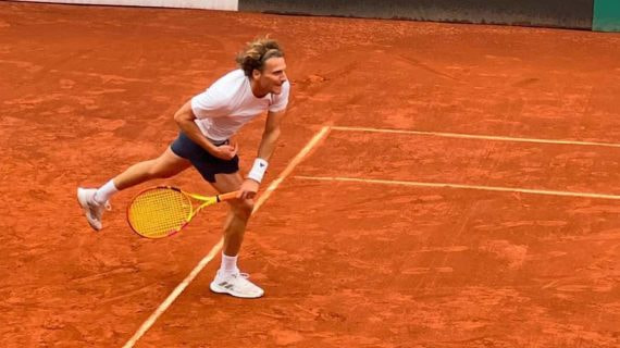 Diego Forlán, en un torneo de veteranos en Perú.