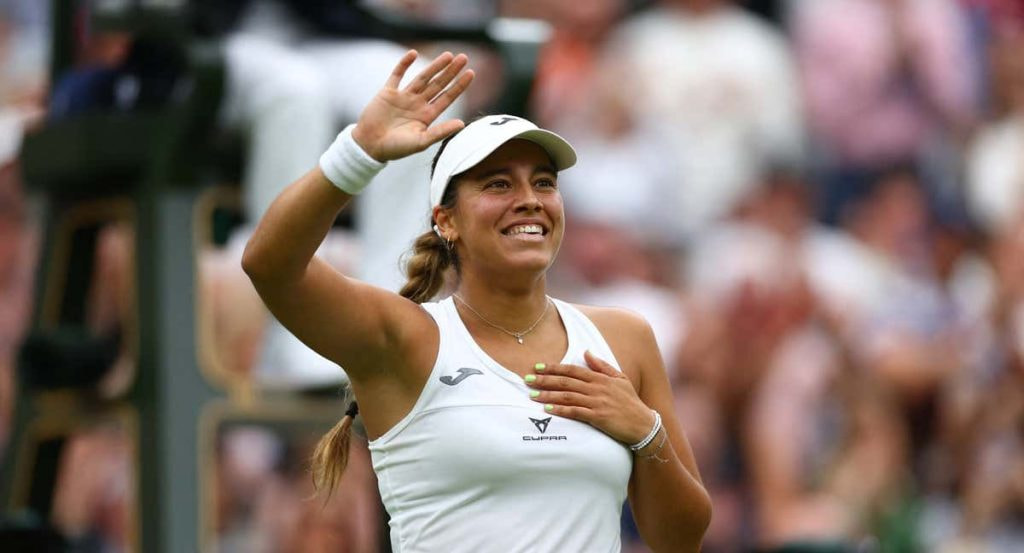 Jessica Bouzas tras ganar su partido de primera ronda en Wimbledon 2024.