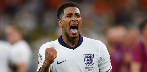 Jude Bellingham durante un partido con Inglaterra.