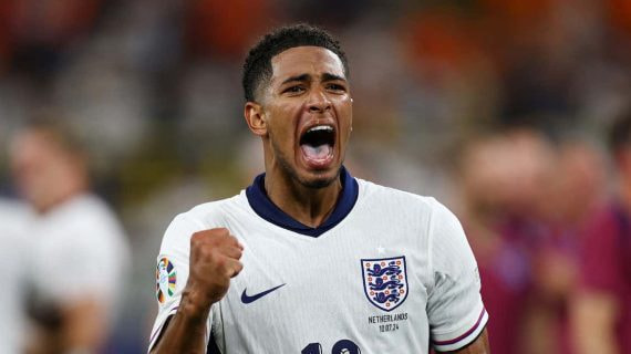 Jude Bellingham durante un partido con Inglaterra.