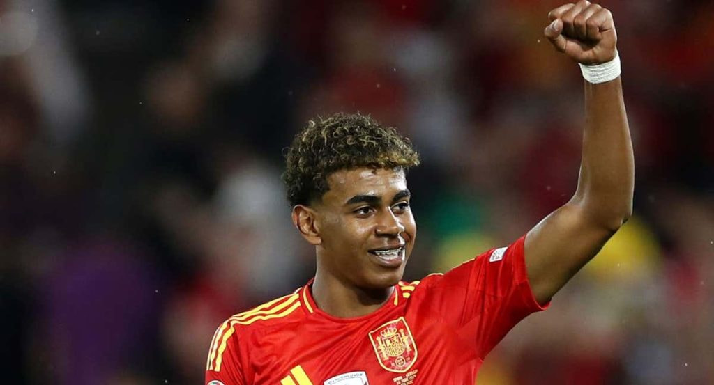 Lamine Yamal celebra uno de los goles de España a Georgia en los cuartos de final de la Eurocopa 2024.