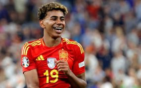 Lamine Yamal, sonriente después de la victoria de la Selección ante Francia.