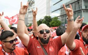 La afición turca se moviliza al partido.