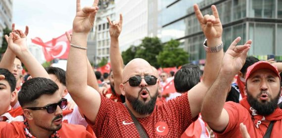 La afición turca se moviliza al partido.
