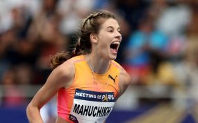 Mahuchikh entra en la historia batiendo el récord mundial de salto de altura.