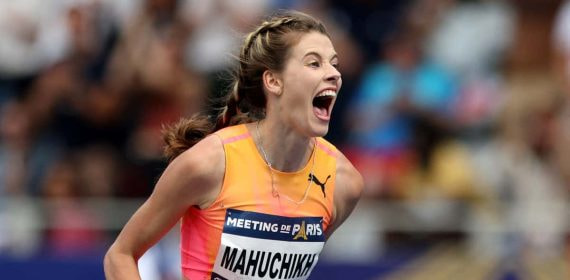 Mahuchikh entra en la historia batiendo el récord mundial de salto de altura.