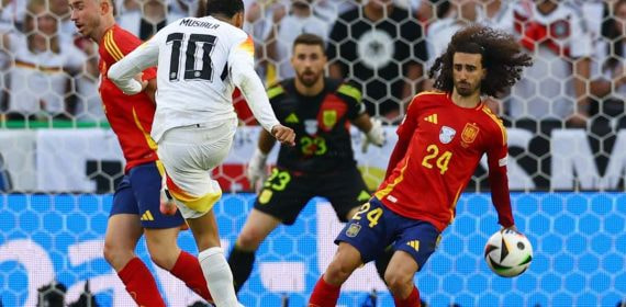 La mano de Cucurella frente a Alemania.