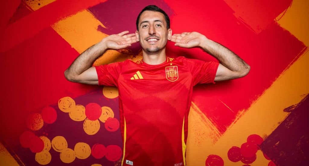 Oyarzabal posa para las cámaras en el inicio de la Eurocopa.