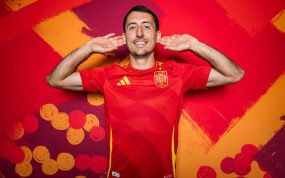 Oyarzabal posa para las cámaras en el inicio de la Eurocopa.