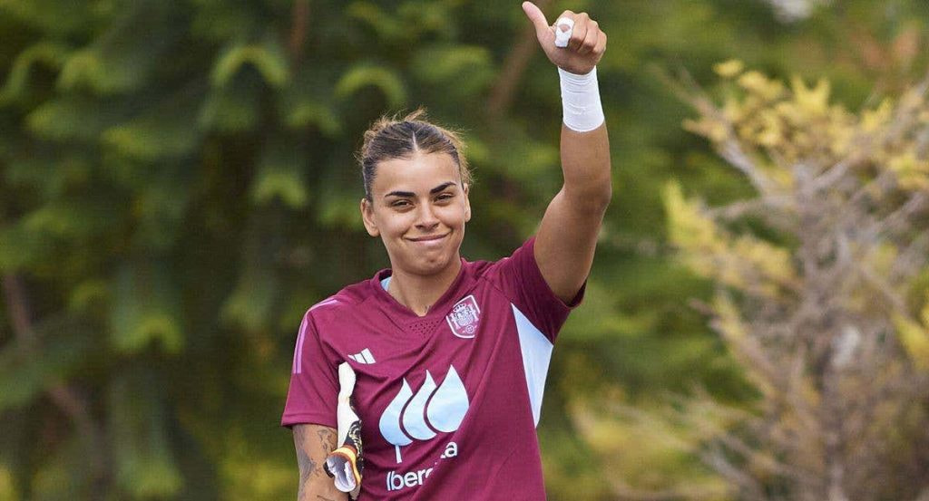 Misa Rodríguez, portera de la Selección, durante un entrenamiento.