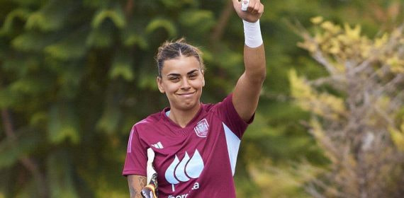 Misa Rodríguez, portera de la Selección, durante un entrenamiento.