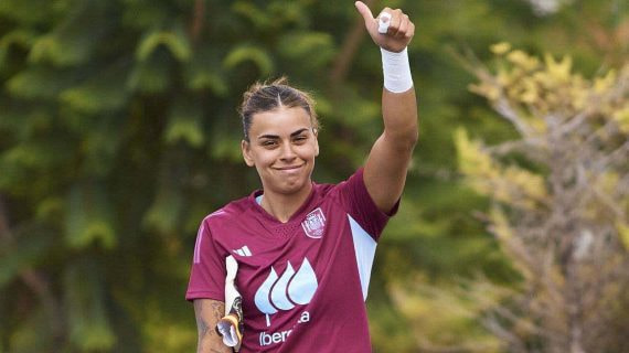 Misa Rodríguez, portera de la Selección, durante un entrenamiento.