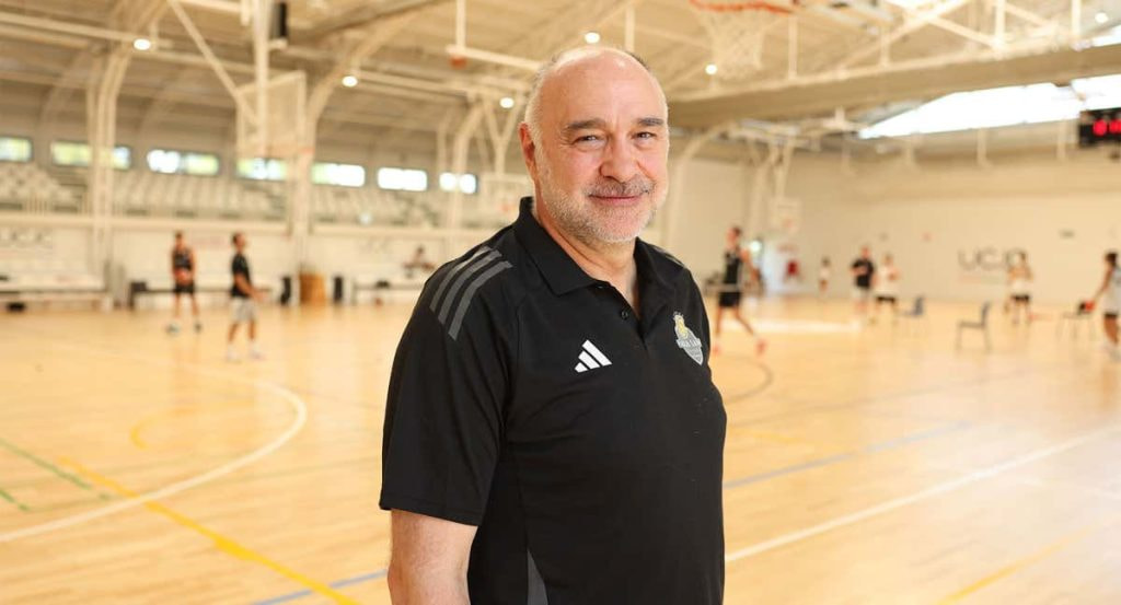 Pablo Laso en las instalaciones de su campus