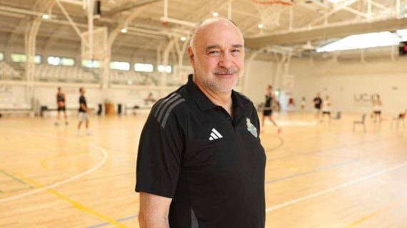 Pablo Laso en las instalaciones de su campus