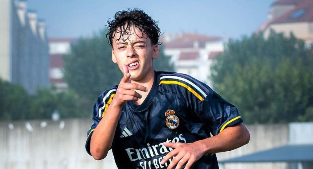 Paulo Iago celebra un gol con el Juvenil A del Real Madrid.