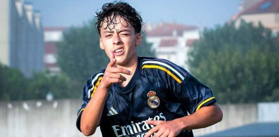 Paulo Iago celebra un gol con el Juvenil A del Real Madrid.