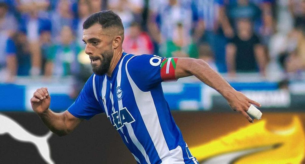 Luis Rioja, jugando con el Alavés.