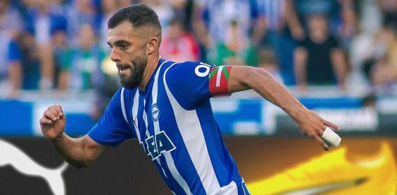 Luis Rioja, jugando con el Alavés.