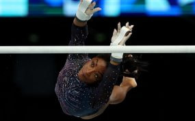 Simone Biles durante un entrenamiento de París 2024.