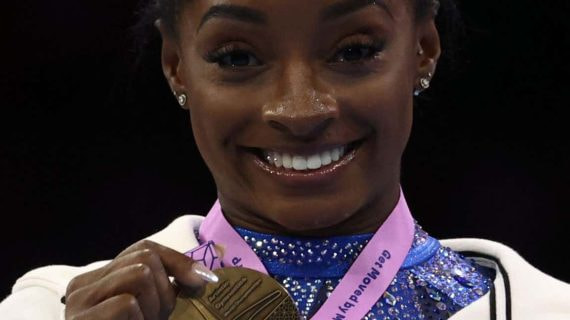 Simone Biles, la gimnasta más laureada de la historia.