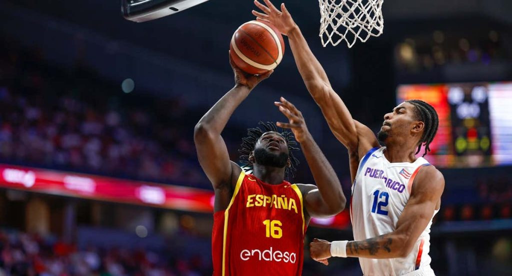 Usman Garuba durante un partido con la Selección española de baloncesto.