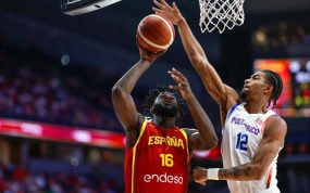 Usman Garuba durante un partido con la Selección española de baloncesto.
