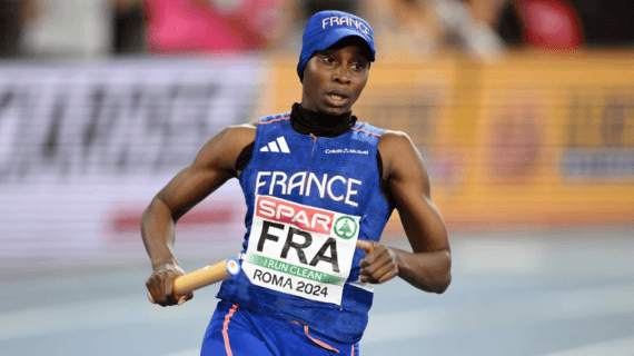 Sounkamba Sylla, corriendo con gorra.