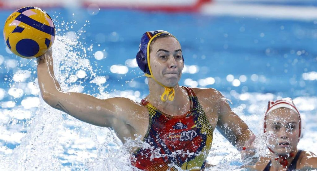 La catalana Bea Ortiz, pieza clave de la selección femenina de waterpolo de España en París 2024.