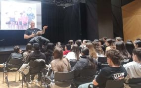 Iñaki Zubizarreta, en una de sus multiples charlas.