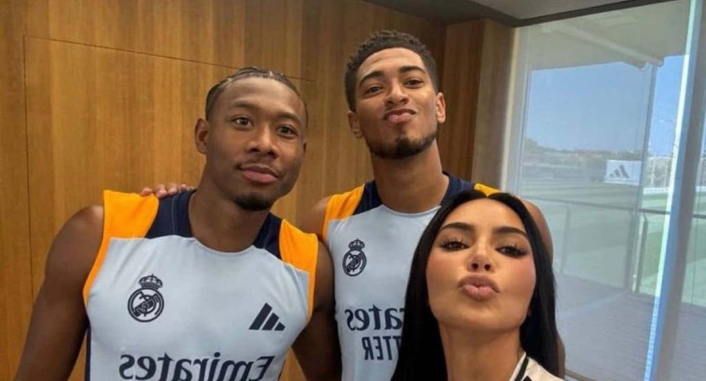 Kim Kardashian, con Bellingham y Alaba.
