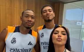 Kim Kardashian, con Bellingham y Alaba.