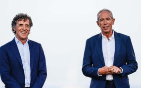 Carlos de Andrés, en la presentación de La Vuelta 2023, junto a Perico Delgado