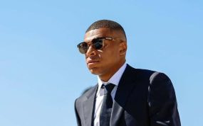 Mbappé, en traje.