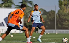 Mbappé, entrenando con Bellingham.