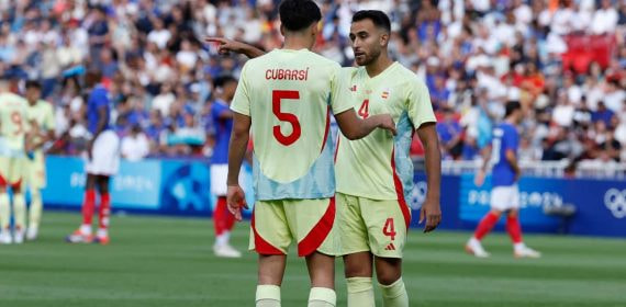 Eric García junto a Pau Cubarsí en la final de los Juegos Olímpicos.