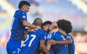 Los jugadores del Getafe celebran un gol.