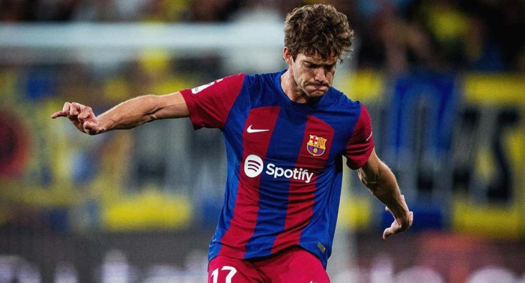 Marcos Alonso, en un partido con el FC Barcelona.