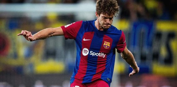 Marcos Alonso, en un partido con el FC Barcelona.