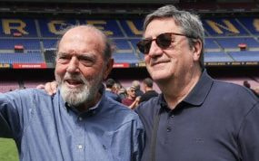 Miguel Rico, a la derecha, posa con su íntimo amigo el fotógrafo Antonio Campañá