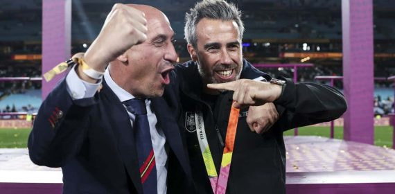Luis Rubiales y Jorge Vilda celebran el Mundial femenino ganado el 20 de agosto de 2023 en Sídney.