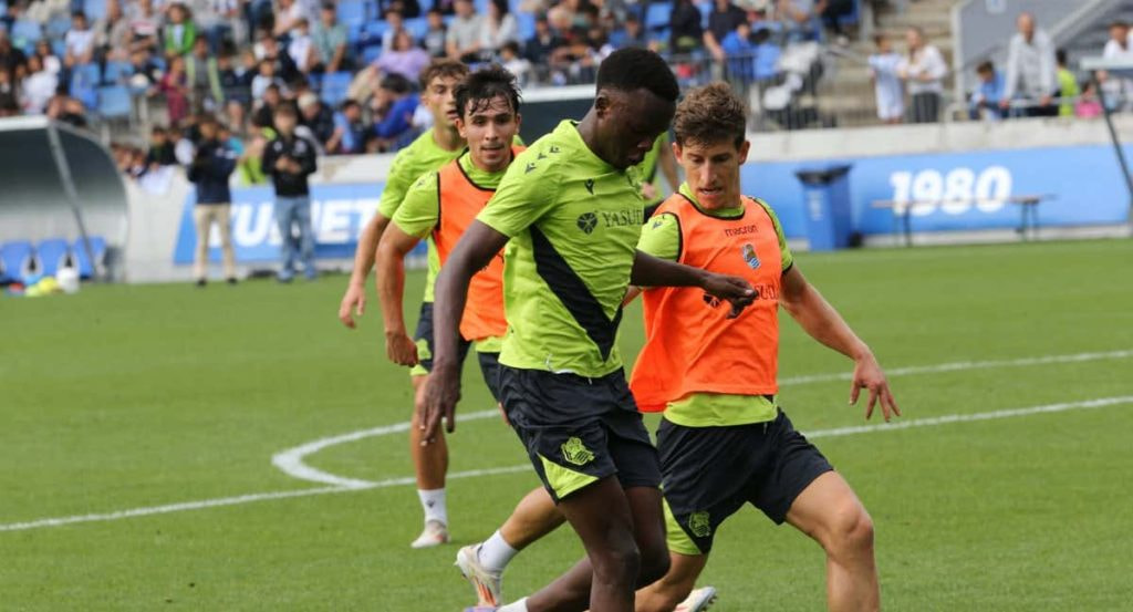 Job Nguono Achieng, entrenando este miércoles con el primer equipo de la Real.
